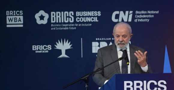 巴西“硬剛”美國關(guān)稅霸凌：主權(quán)與尊嚴(yán)之戰(zhàn)