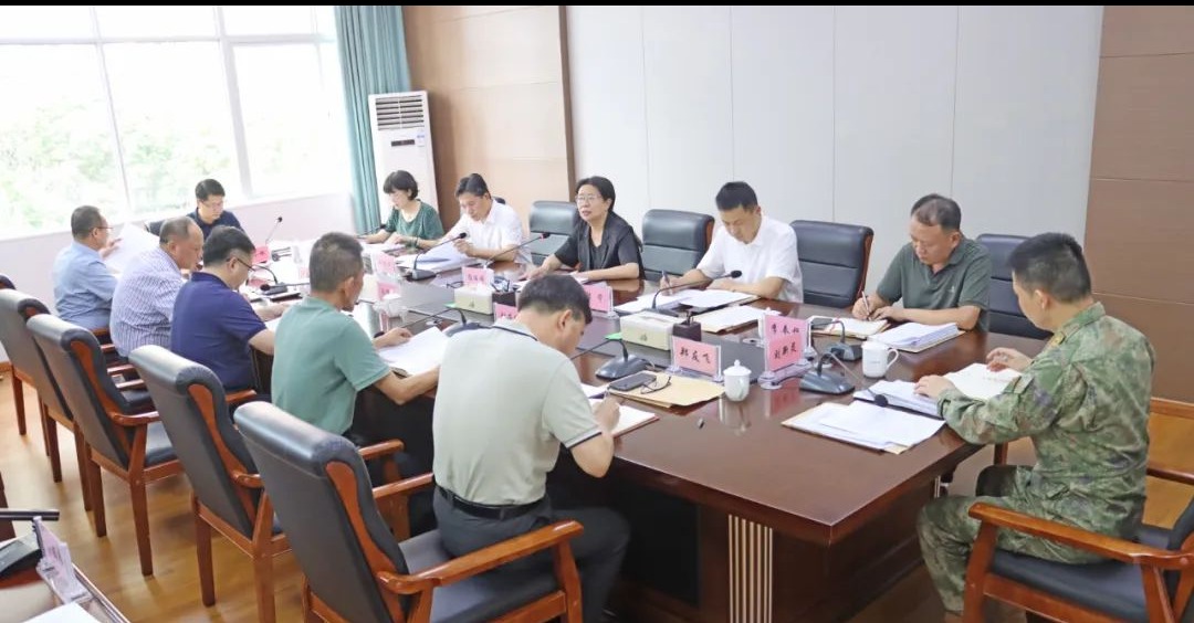 洛江区委常委会召开会议