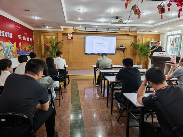 人保财险福建漳州云霄支公司：党员先锋队闻“风”而动 全力筑牢台风“杨柳”防御屏障