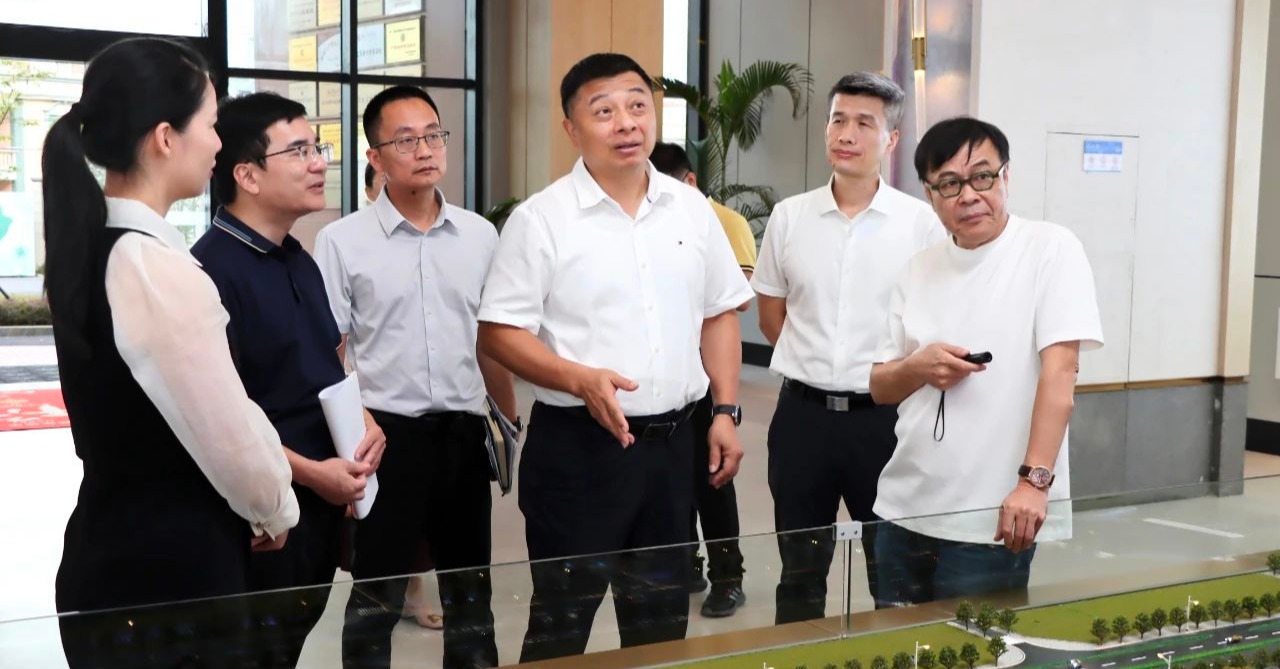 泉州台商投资区党工委主要领导带队调研全区跨境电子商务产业园
