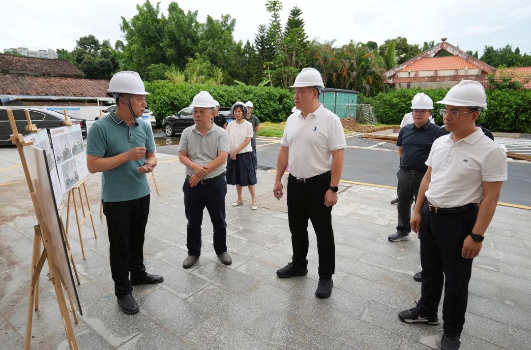 南靖县领导调研农村幸福院和老年服务中心建设工作