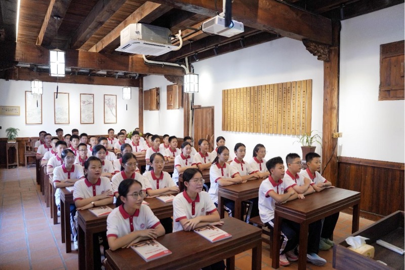 永春“开学第一课”：书院文化浸润 英模精神点亮学子初心