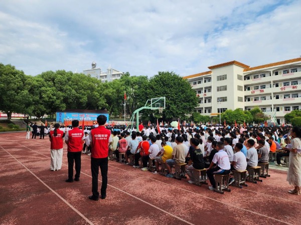 平安产险龙岩中心支公司：开学第一课 平安伴您行