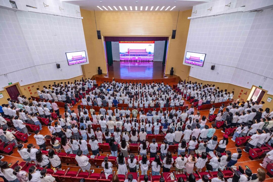安溪县各界集中收看纪念中国人民抗日战争暨世界反法西斯战争胜利80周年大会