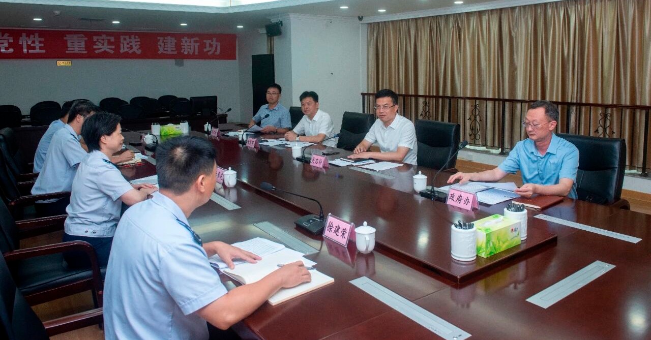 德化县县长吴志朴调研税务工作