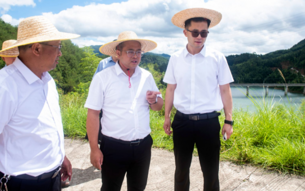 德化县委书记方俊钦到盖德镇调研