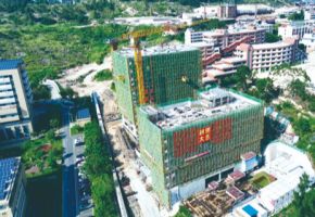 明年秋季投用 磁灶中学扩建工程二期建筑主体全部封顶       