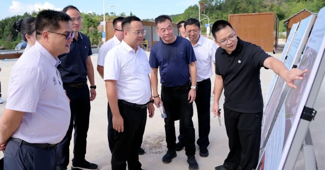 德化县委书记方俊钦调研国庆节期间红旗坊产业园开园、观音岐古镇试营业筹备情况
