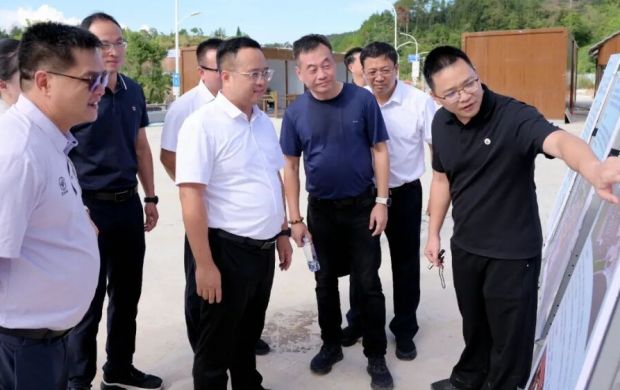 德化县委书记方俊钦调研国庆节期间红旗坊产业园开园、观音岐古镇试营业筹备情况