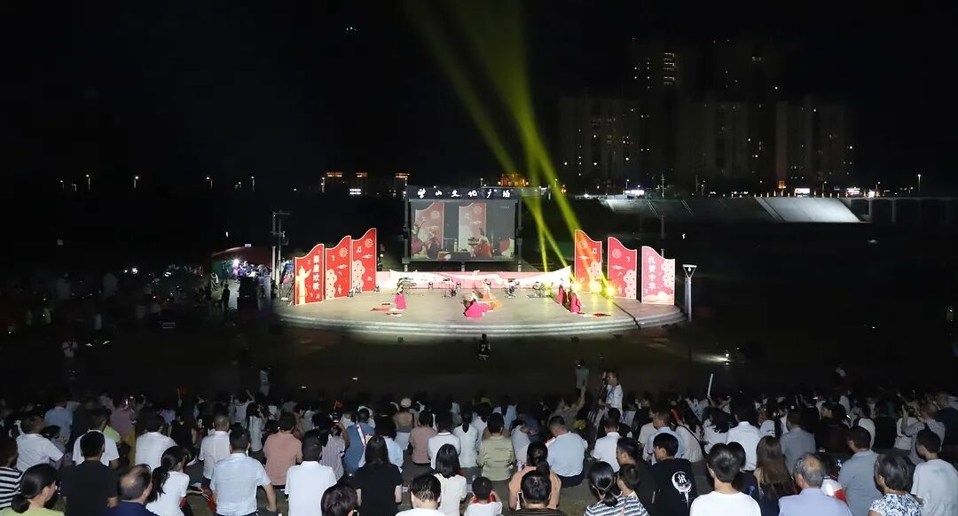 漳浦县举办庆祝新中国成立76周年文艺晚会