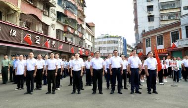 漳州台商区举行烈士纪念日向人民英雄敬献花篮仪式