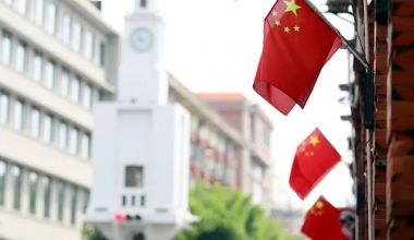 氛围拉满！古城刷屏了，最美中国红！