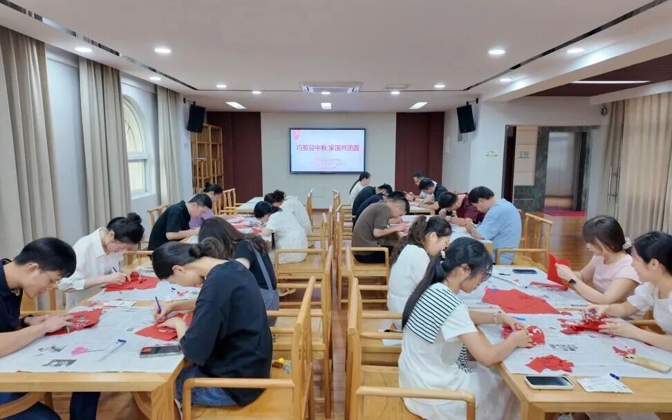 庆盛世华诞，迎月满中秋！云霄“双节”活动异彩纷呈
