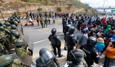 厄瓜多爾總統車隊遇襲 總統未受傷