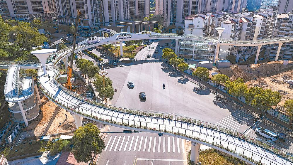 德化县城南天桥正式投入使用