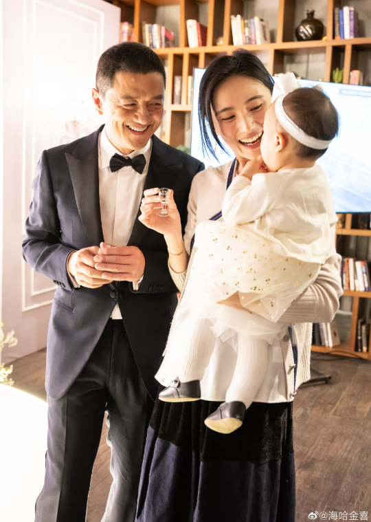 李亚鹏官宣离婚：孩子跟随母亲生活 由双方抚养