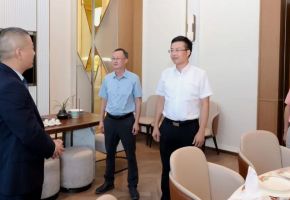 德化县县长吴志朴一行赴泉州开展日用陶瓷推广活动