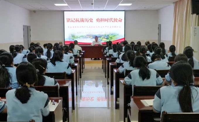 南靖县县长蔡铭泉到兰水中学讲授思政课
