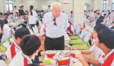 玉水长流润桑梓 山海跨越灯长明 ——惠安荷山中学与三代侨胞的不了缘