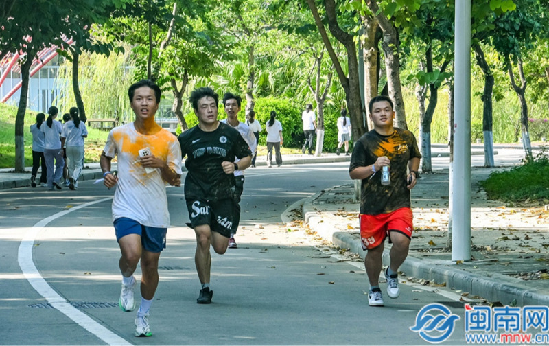 奔跑吧 青年！厦大嘉庚学院举办环校跑活动