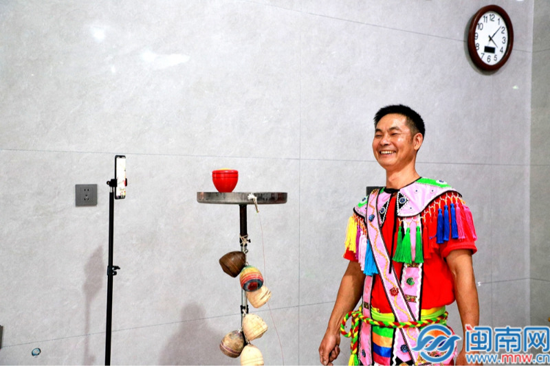 华安：陀螺旋转不息 文化薪火相传