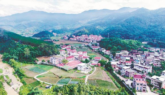 华安移民村的幸福蜕变