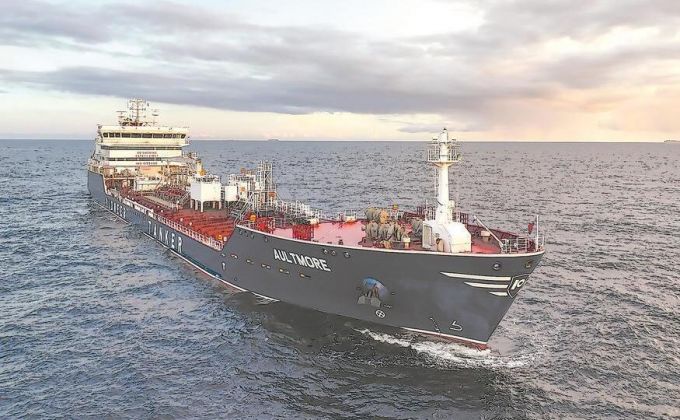 東南造船18500DWT油化船完工