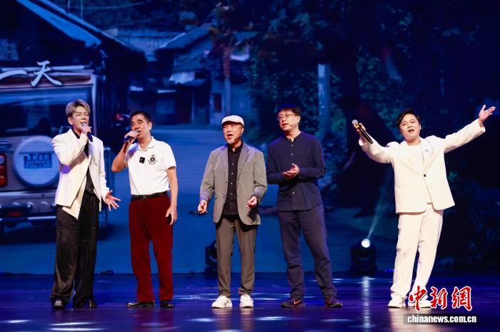 台湾音乐人福州寻根 两岸同唱《把根留住》诉血脉深情