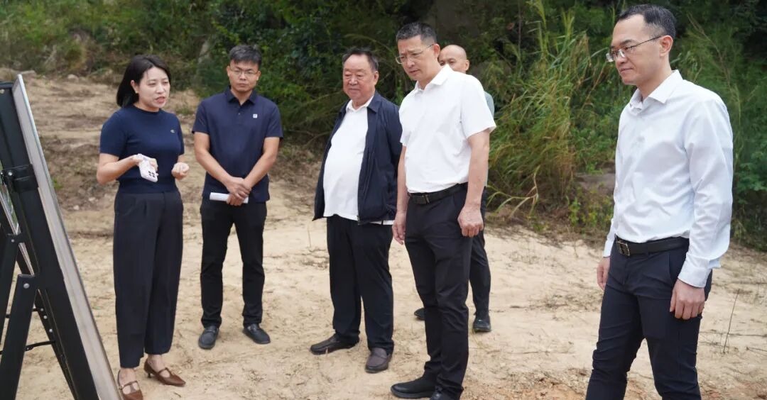 惠安縣委主要領導前往革命老區村現場辦公