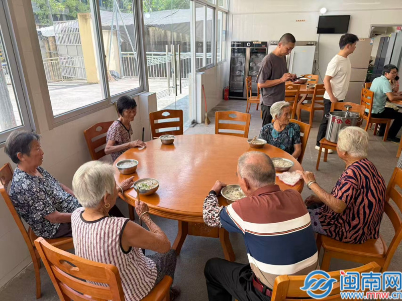 芗城区芝山街道：多元服务暖人心 敬老美德显担当