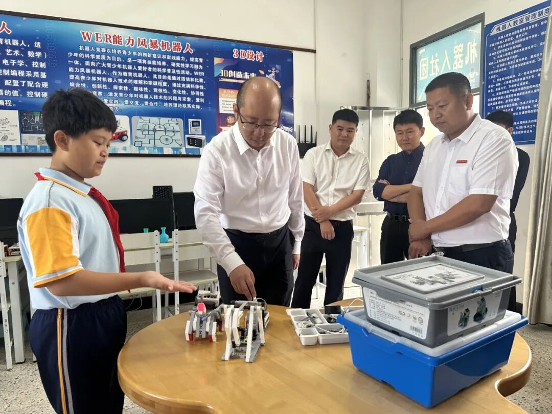 诏安县县长带队调研教育工作