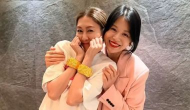 胡杏儿送胡定欣纯金龙凤镯当新婚贺礼 