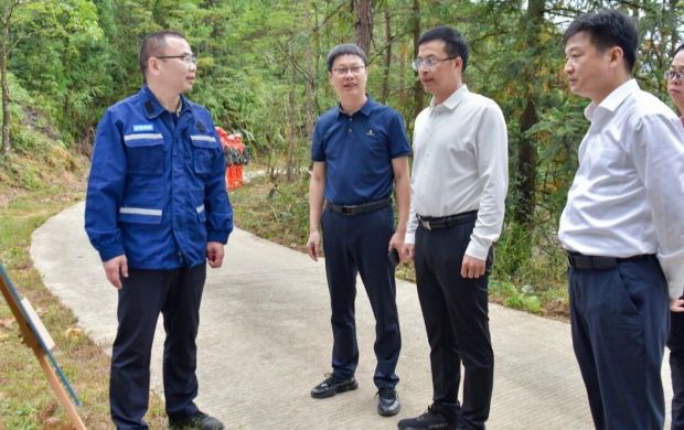 德化县县长吴志朴开展安全生产日检查