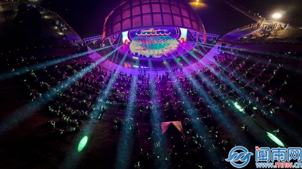 四海校友回校办演唱会 共庆嘉庚学院建校22周年