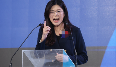 郑丽文就职，马英九落泪，国民党前民代赞：振奋人心