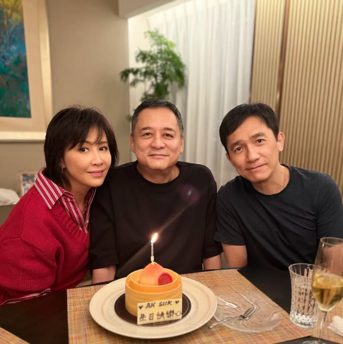 劉嘉玲、梁朝偉夫婦為張叔平慶生