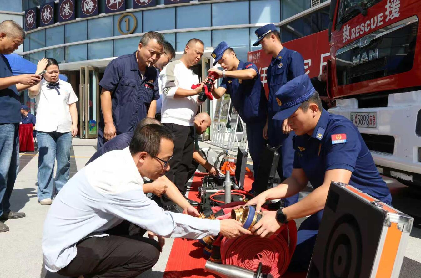 诏安县消防救援大队开展消防宣传日活动