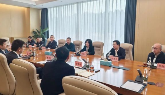 华安县领导赴云南白药集团洽谈合作