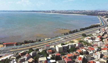 以路串景 石獅濱海“畫廊”綻新顏