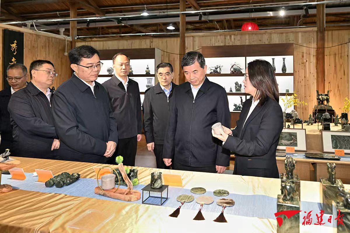 周祖翼在漳州宣讲党的二十届四中全会精神并调研