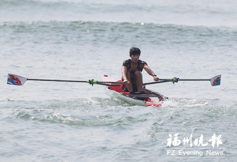 福州小将檀儒凯创造历史 摘得全运会首枚海岸赛艇男子单人双桨金牌 福州小将檀儒凯创造历史 摘得全运会首枚海岸赛艇男子单人双桨金牌