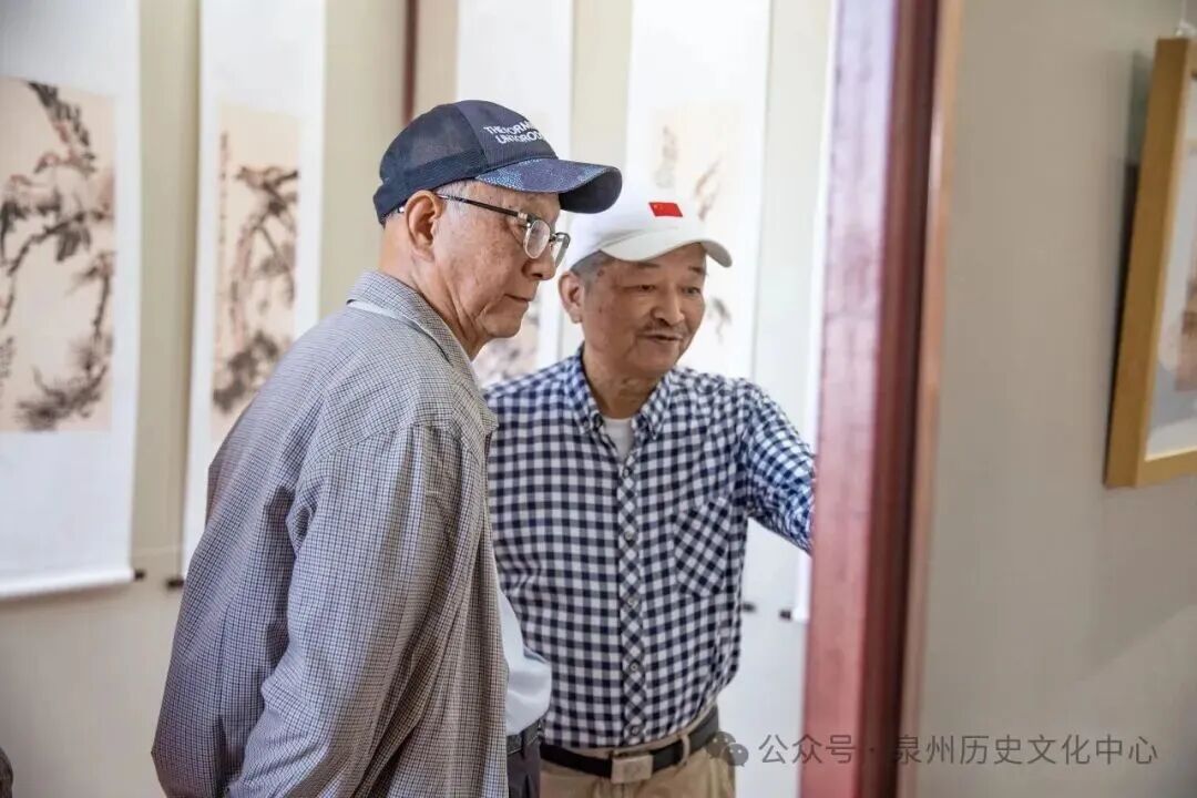 黄紫霞抗战漫画暨国画展在威远楼举办