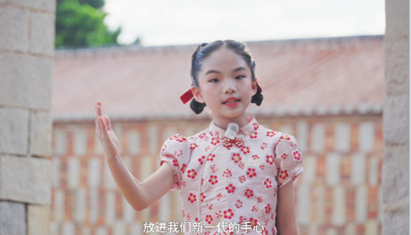 《红砖在呼吸，龙柱在发光》 陈凌语