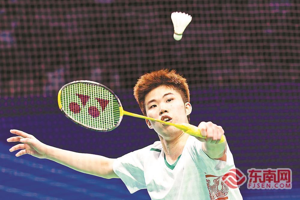 羽毛球男单：翁泓阳笑到最后