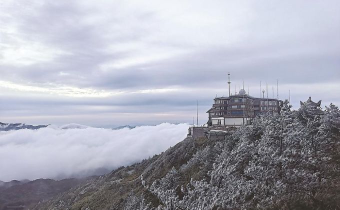 泉州九仙山迎冬季首场雾凇