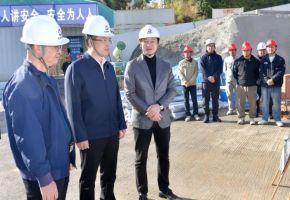 德化縣縣長吳志樸到企業宣講黨的二十屆四中全會精神并開展安全生產日檢查工作