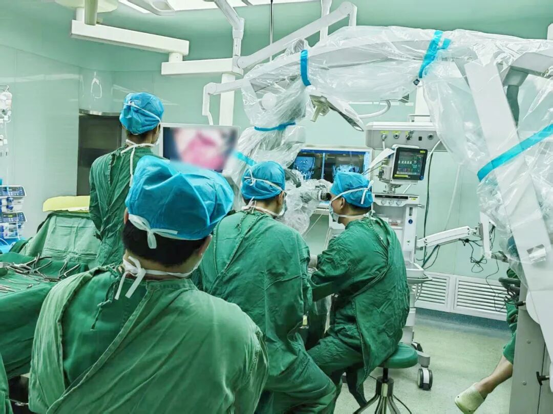 反复颈痛1月竟是椎管“藏隐患”！漳州第三医院神经外科精准手术破解疼痛难题