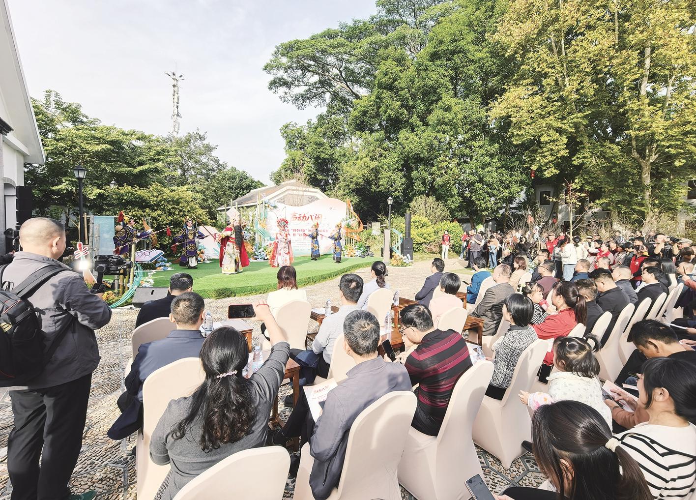 活动现场，潮剧展现原汁原味的闽南乡音。