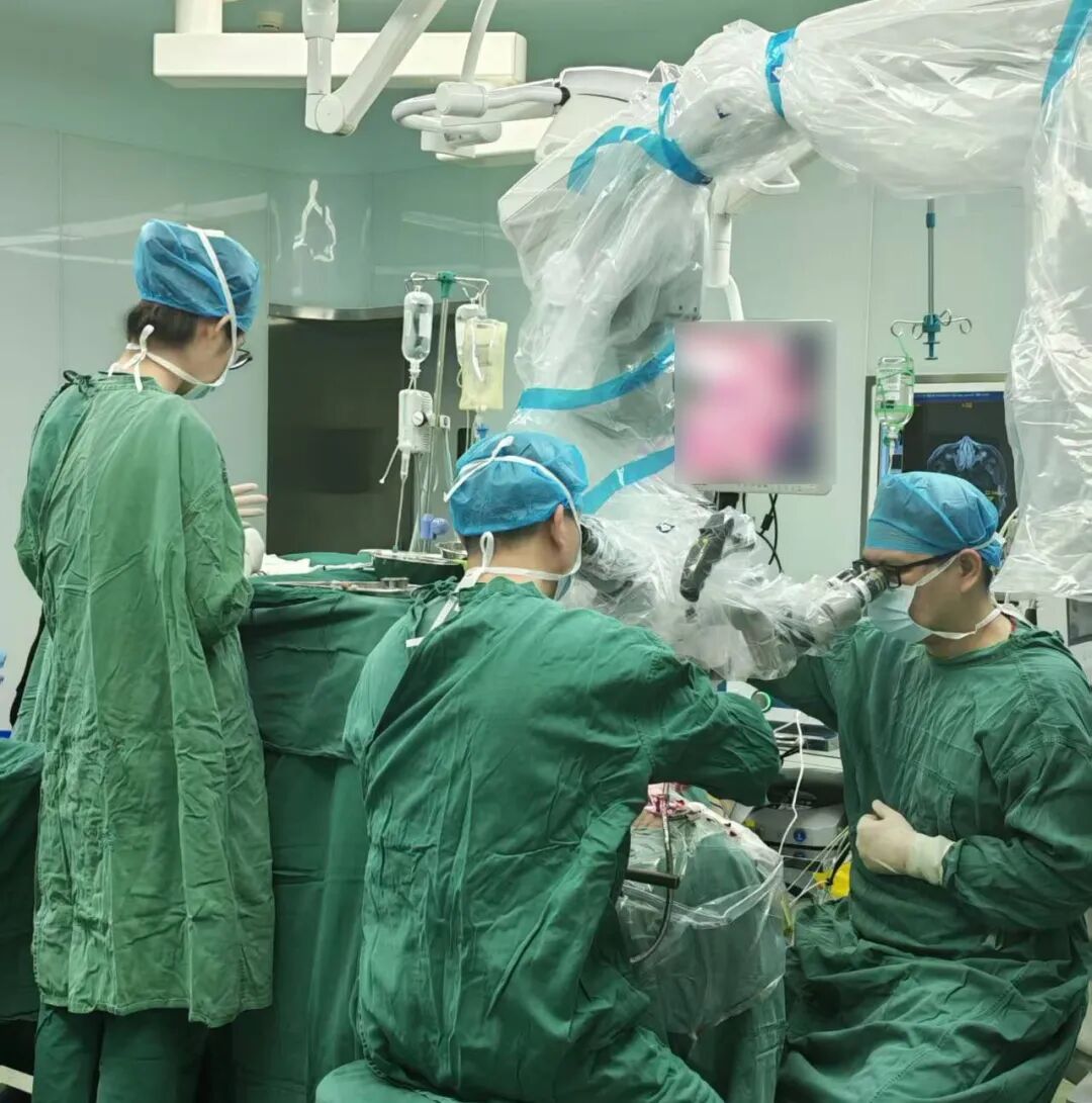 头晕行走晃？原是颅内占位“作乱”！漳州第三医院神经外科精准解危机