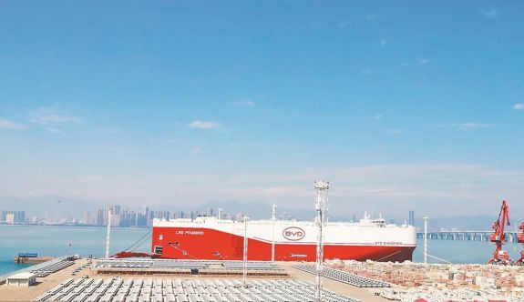 廈門海關助力國產新能源汽車高速“出?！?></a>
                                <p class=